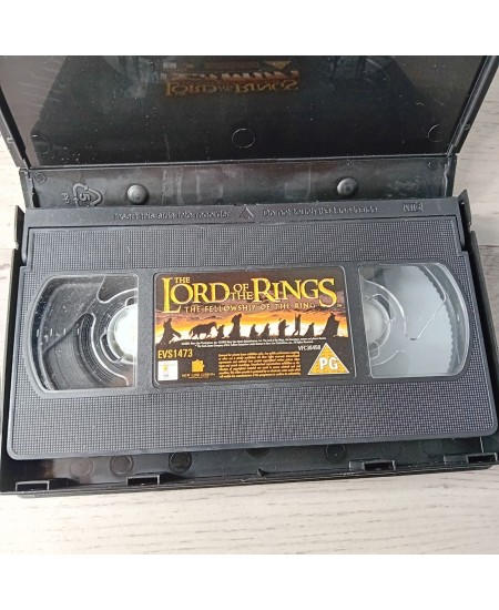 THE LORD OF THE RINGS VHS TAPE - RARE RETRO MOVIE SERIES