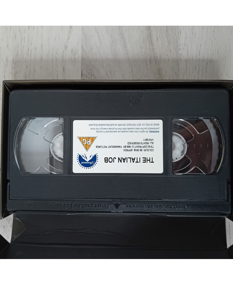 THE ITALIAN JOB REMASTERED VHS TAPE - RARE RETRO MOVIE SERIES