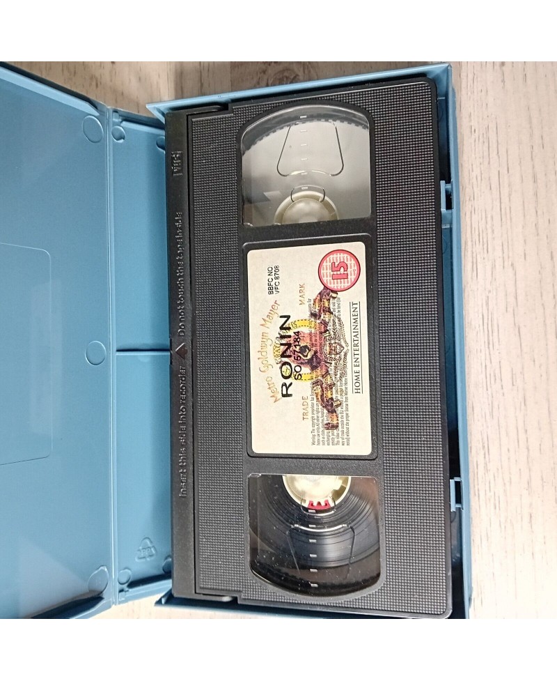 RONIN ROBERT DE NIRO VHS TAPE - RARE RETRO MOVIE SERIES