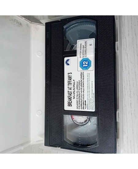 BREAKFAST AT TIFFANYS VHS TAPE - RARE RETRO MOVIE