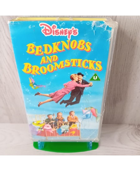 BEDKNOBS AND BROOMSTICKS VHS TAPE - RARE RETRO MOVIE SERIES KIDS