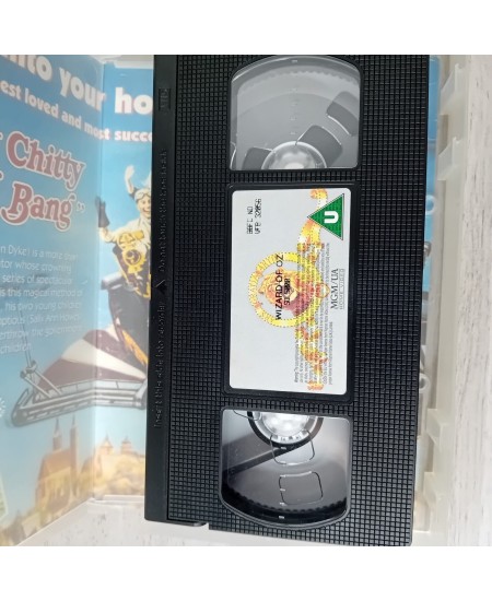 WIZARD OF OZ VHS TAPE - RARE RETRO MOVIE SERIES