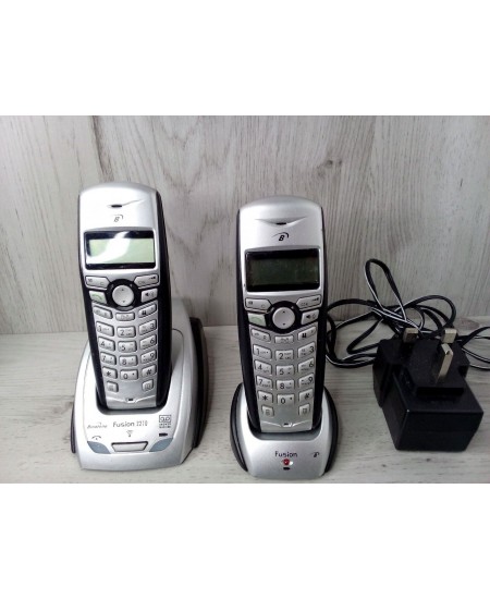 BINATONE FUSION 2210 CORDLESS PHONES & STANDS - NOT TESTED - SPARES OR REPAIRS