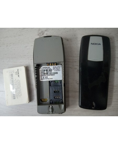 NOKIA 6610 MOBILE PHONE RETRO VINTAGE - VERY RARE - SPARES OR REPAIRS -