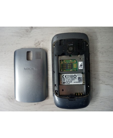 NOKIA 302 MOBILE PHONE RETRO VINTAGE - VERY RARE - SPARES OR REPAIRS