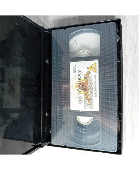 OCTOPUSSY JAMES BOND VHS TAPE - RARE RETRO MOVIE SERIES NEW !