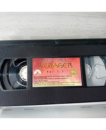 STAR TREK VOYAGER VHS TAPE BUNDLE X 3 - RARE RETRO MOVIE SERIES JOBLOT TAPES