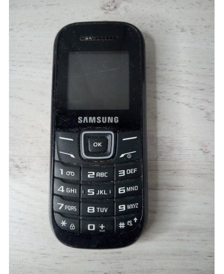 SAMSUNG GT-E1200I MOBILE PHONE RETRO VINTAGE - VERY RARE - SPARES OR REPAIRS --