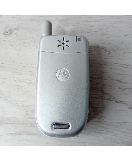 MOTOROLA V220 MOBILE PHONE - NOT TESTED SPARES OR REPAIRS