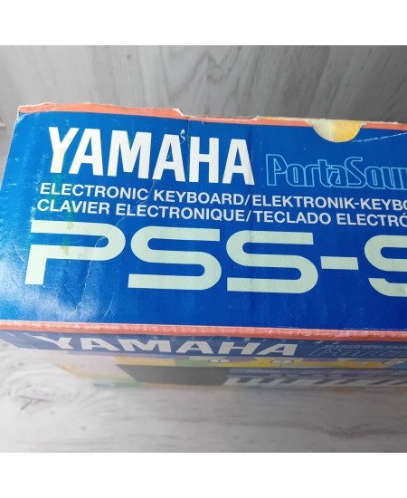 YAMAHA PSS-9 PORTASOUND ELECTRONIC KEYBOARD 100 VOICE BANK - RARE RETRO VINTAGE