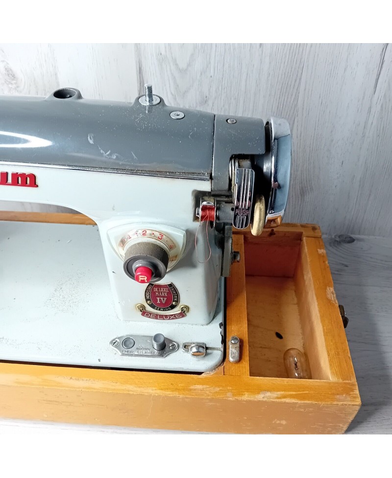 NOVUM SEWING MACHINE DELUXE MARK IV - NOT TESTED - SPARES REPAIRS - RARE RETRO