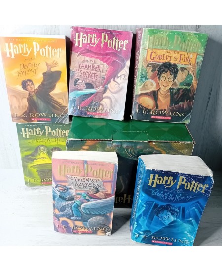 HARRY POTTER THE COMPLETE SERIES 7 BOOK SET PAPERBACK - RARE RETRO 2007