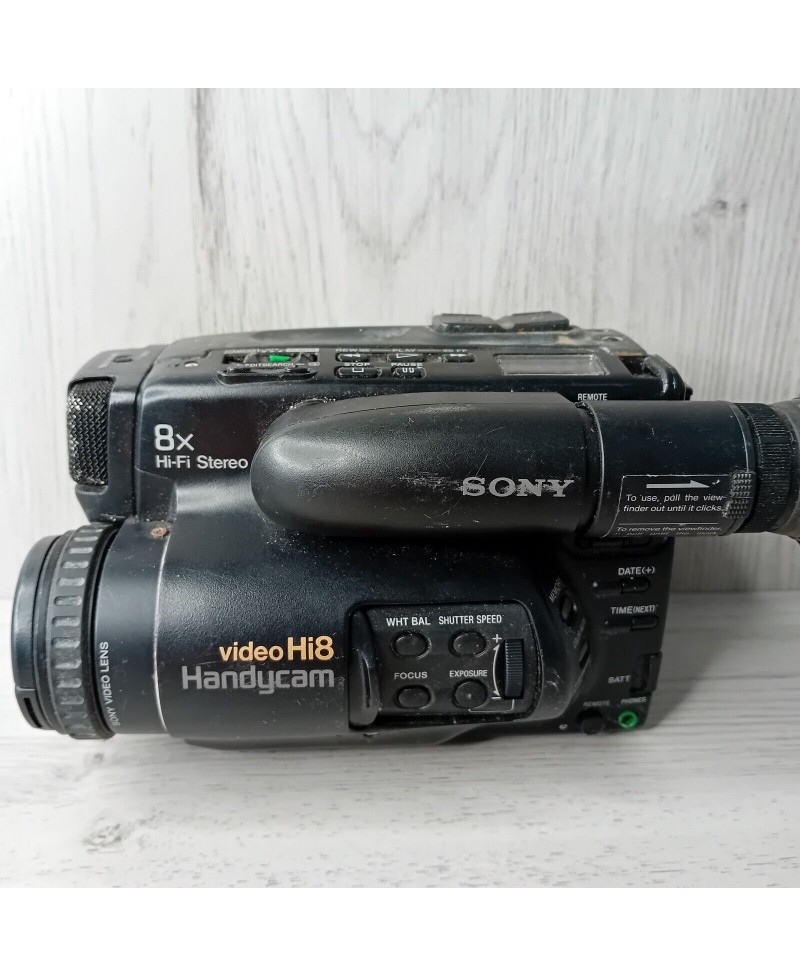 SONY HANYCAM VIDEO Hi8 CAMCORDER - VINTAGE RARE VIDEO CAMERA SPARES OR REPAIRS