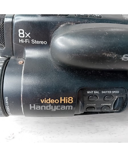 SONY HANYCAM VIDEO Hi8 CAMCORDER - VINTAGE RARE VIDEO CAMERA SPARES OR REPAIRS