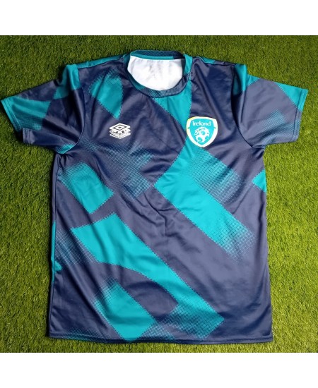 UMBRO IRELAND SOCCER TRAINING JERSEY SIZE MWDIUM VINTAGE 1990,S -VERY RARE RETRO